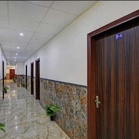 Hotel O K R Resdiancy Near Botanic Garden Of Indian Republic Νόιντα Εξωτερικό φωτογραφία