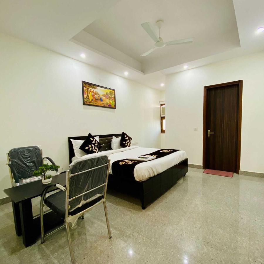 Hotel O K R Resdiancy Near Botanic Garden Of Indian Republic Νόιντα Εξωτερικό φωτογραφία