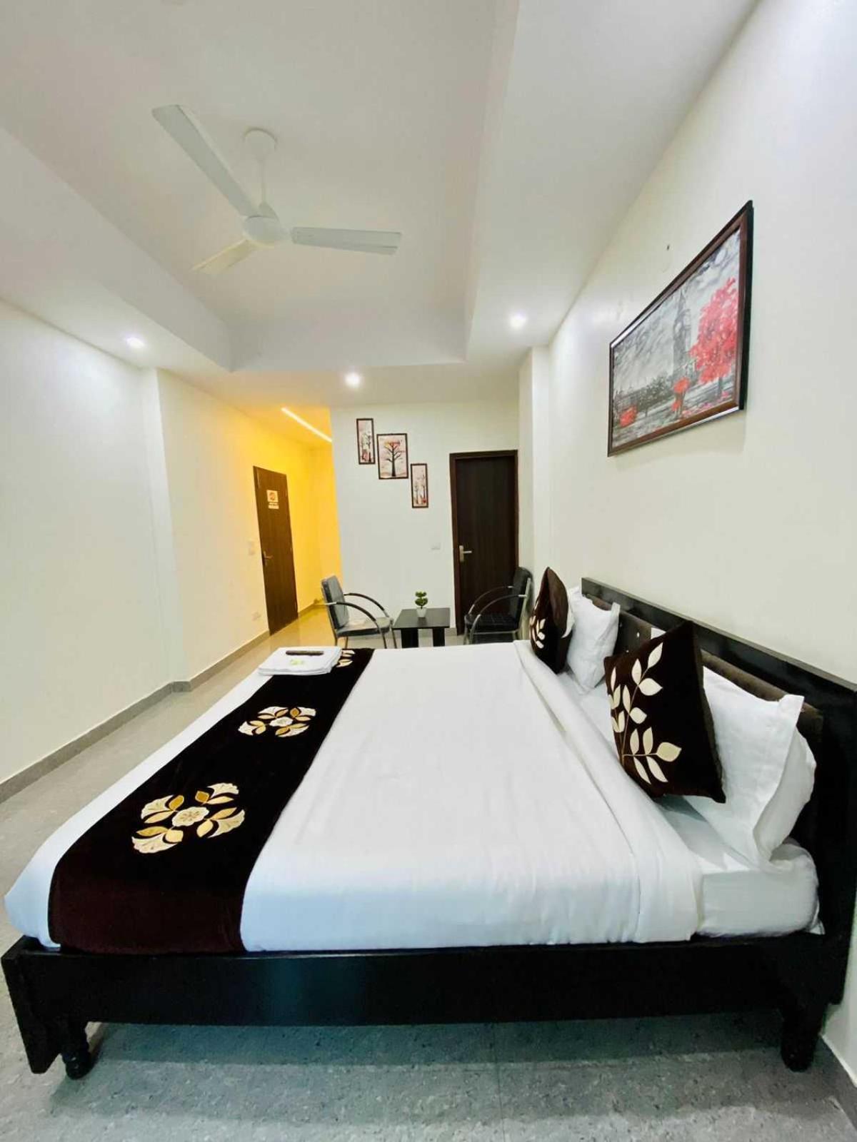 Hotel O K R Resdiancy Near Botanic Garden Of Indian Republic Νόιντα Εξωτερικό φωτογραφία